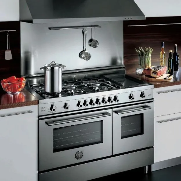 Cozinha equipada com eletrodomésticos de luxo Cevimar