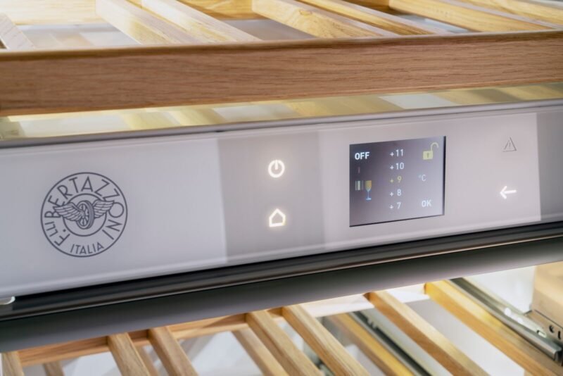 adega_bertazzoni_controle_de_umidade_1_1_1 ADEGA BERTAZZONI PRO WC605BRX2T