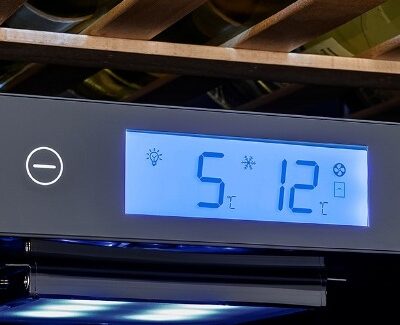 tecno_adega_tr08_avda_painel_touch_1 ADEGA TECNO VINTAGE TR08AVDV2