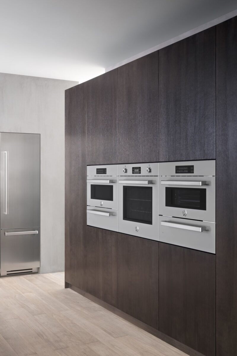 trio_fornos_refrigeradores_02_site FORNO COMB. COM MICRO-ONDAS BERTAZZONI PROF30SOEX