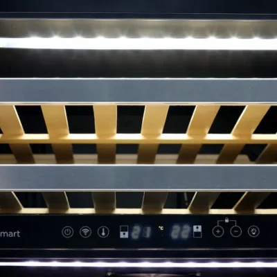 Adega EVOL 45 Garrafas  Abert. DIREITA 110 V (NÃO SMART)