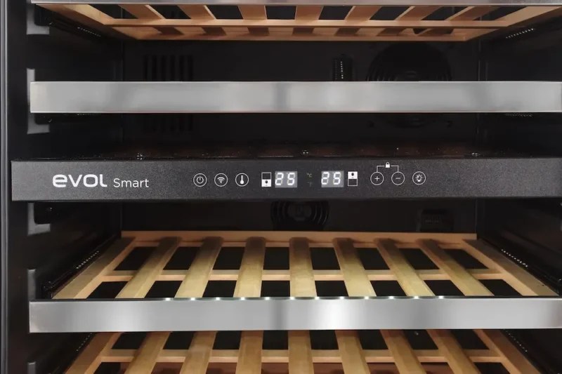 Adega EVOL 45 Garrafas  Abert. DIREITA 110 V (NÃO SMART)